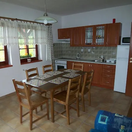 Apartment U Lanovky *